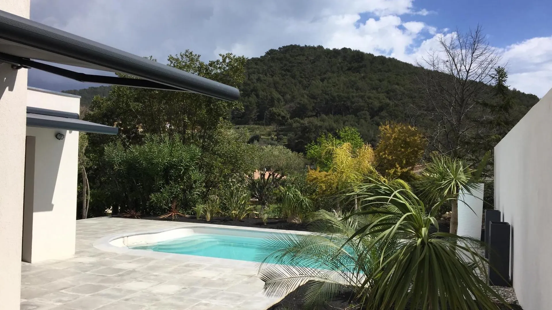 Villa Avec Piscine Pres Des Plages Carqueiranne
